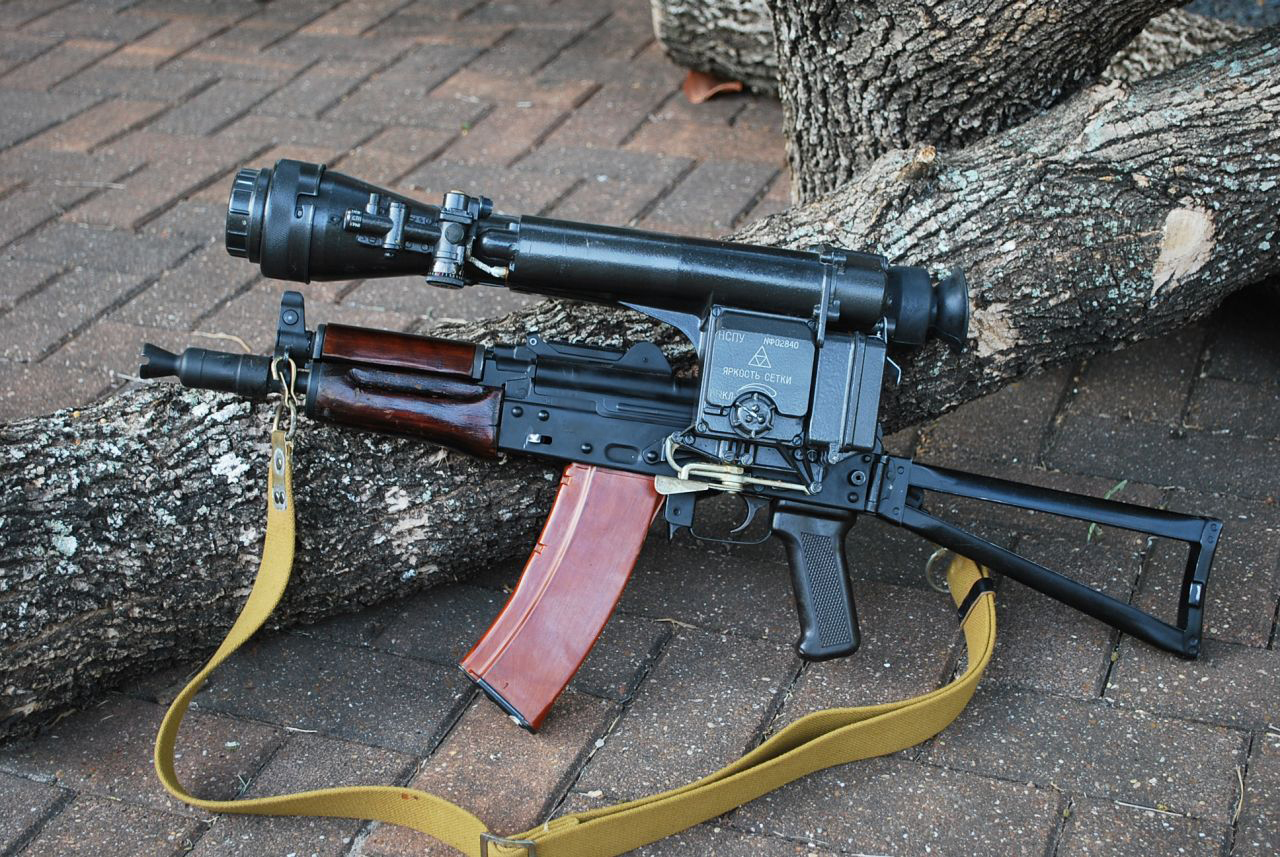 What optics are the Russians currently issuing their AK-74Ms with