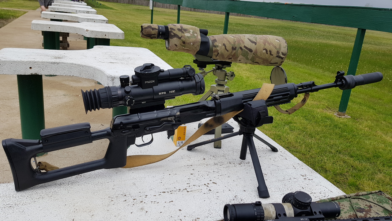 Top is the modern SVD flash hider, bottom is the SVDS flash hider.